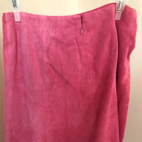 Suede pink suit - Picture 5 of 6